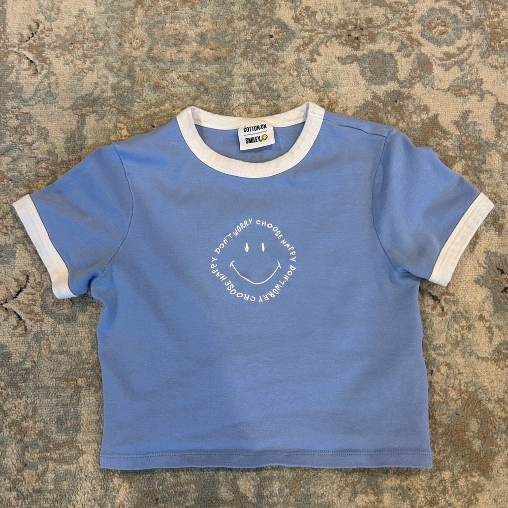 Cotton On cropped fitted tee women’s xs blue white embroidered smiley